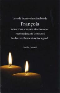 deux bougies allumee et des textes