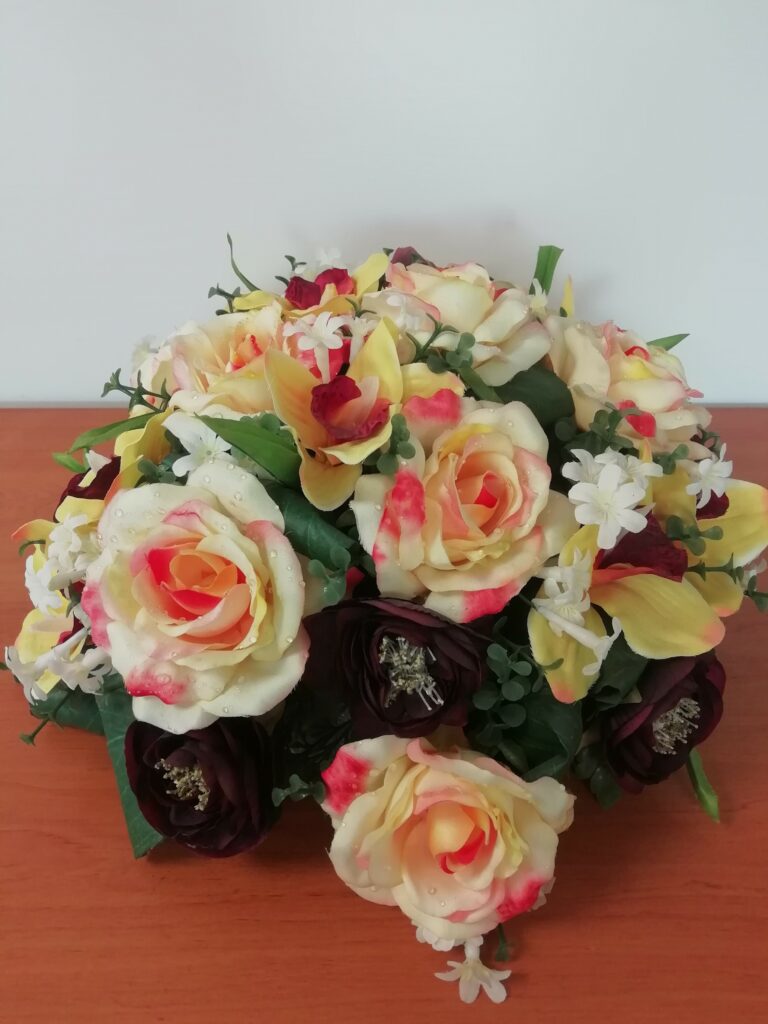 un bouquet de fleurs