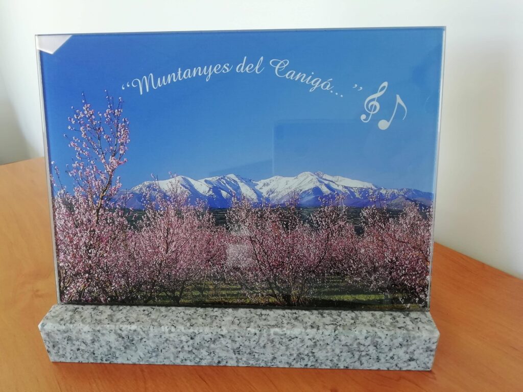 plaque funeraire muntanyes del canigo