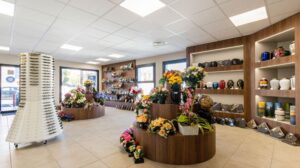 boutique fleurs urnes et plaques